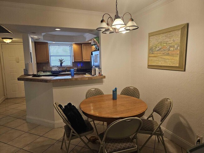 Foto del edificio - 21890 Lake Forest Cir