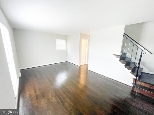 Foto del edificio - 610 Suffolk Ave