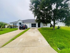 Building Photo - 502 Albatross Dr