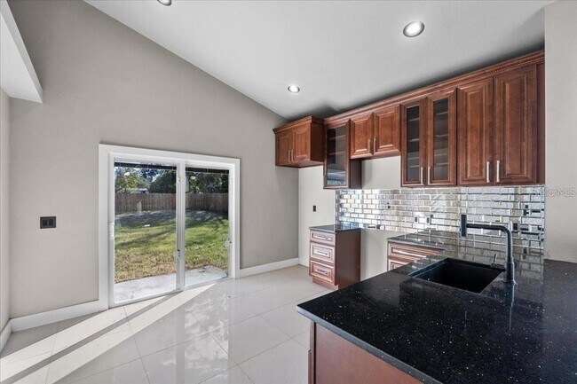 Foto del edificio - 724 W Crescent Dr