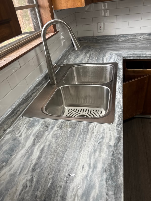 Building Photo - 152 James Ave