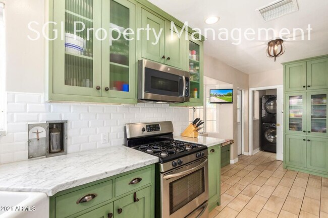 Foto del edificio - 1315 W Holly St