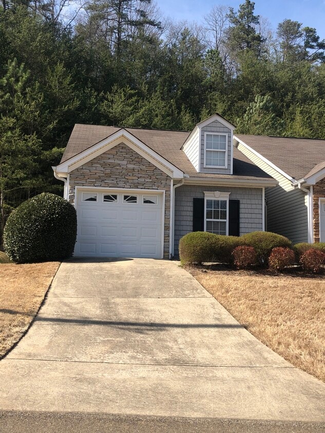 211 Ridgehaven Trail, Ellijay, GA 30536 Townhome Rentals in Ellijay
