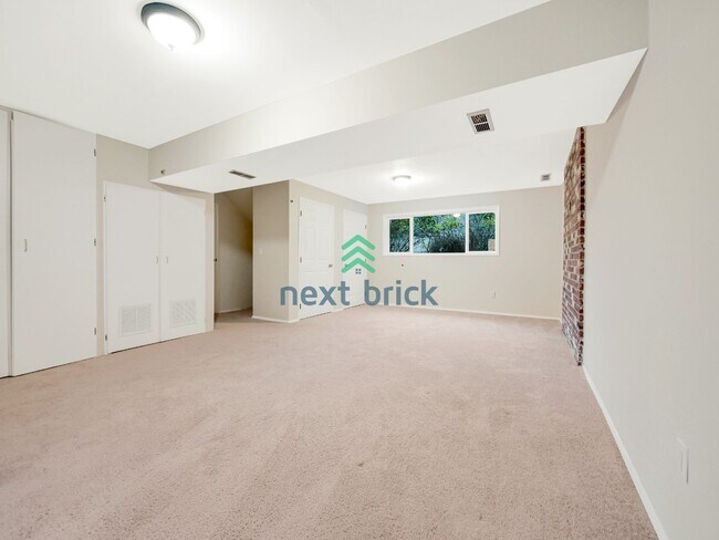 Building Photo - 4 Bedroom | 2.75 Bathroom Home for Rent