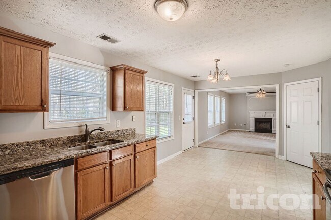 Foto del edificio - 218 Hickory Branch Dr