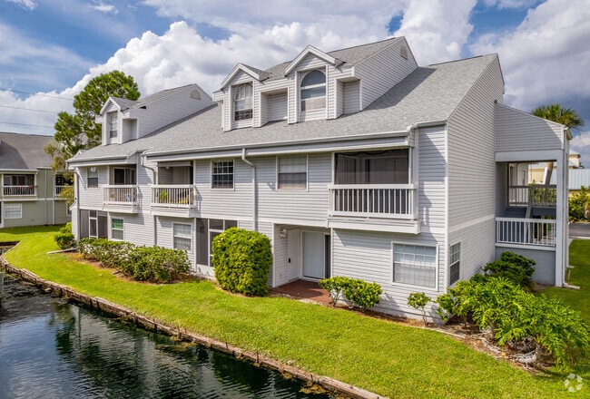 Building Photo - Stones Throw Condominium