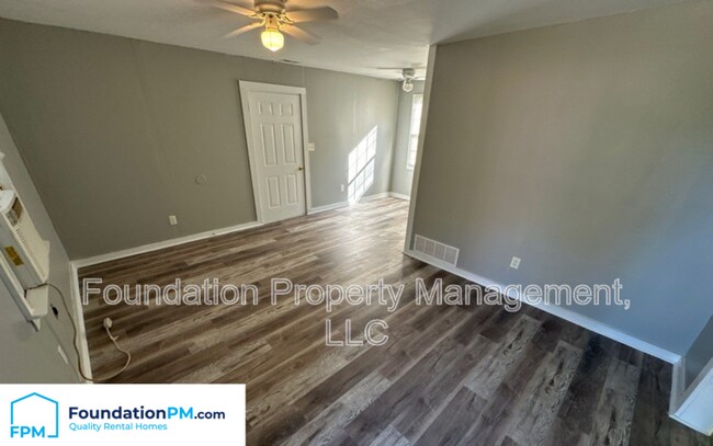 Foto del edificio - 2344 Warren St
