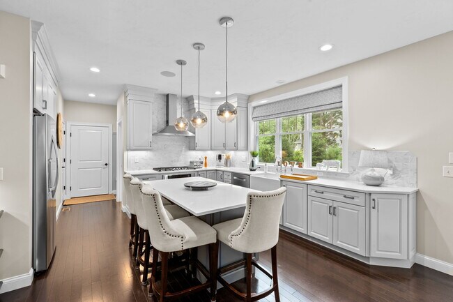 Building Photo - 6 Creelman Dr