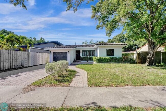 Building Photo - 807 SW 18th St