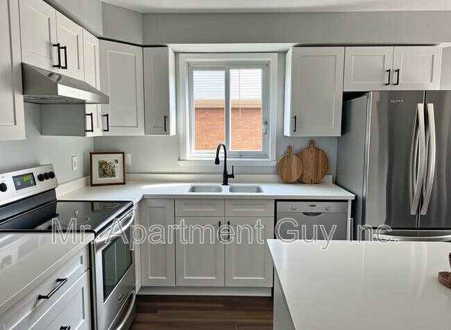 Building Photo - 493 Bankside Dr