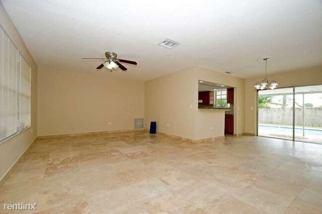 Building Photo - 3 br, 2 bath House - 2650 NW 64th Ave