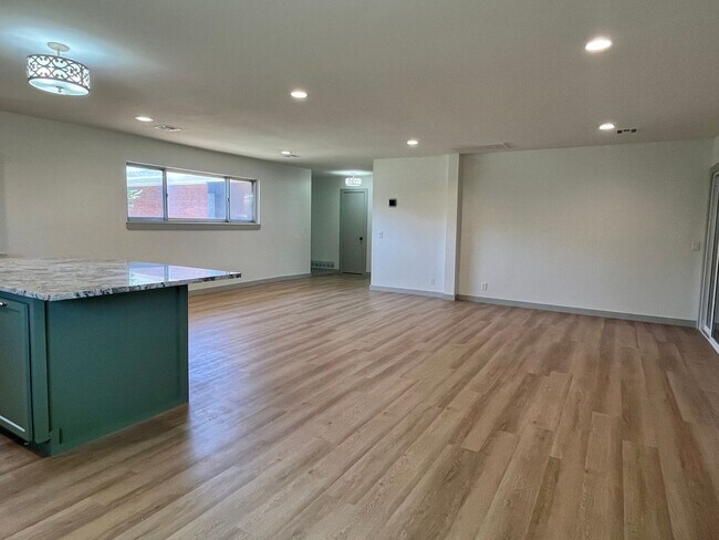 Foto del edificio - 7501 NW 28th St