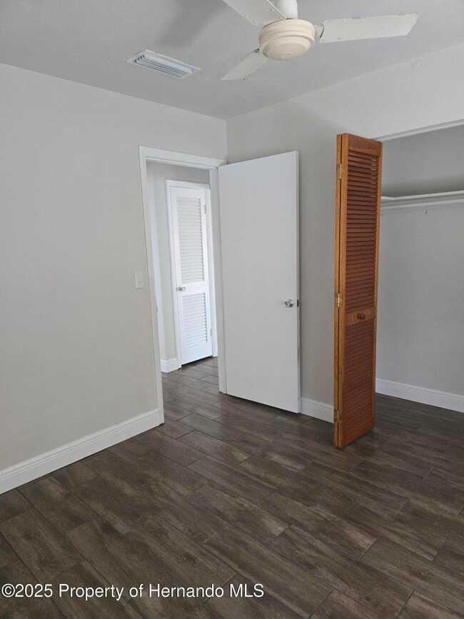 Building Photo - 1049 Barlow Ct