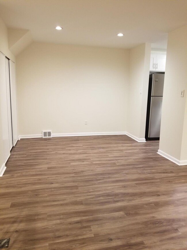 Foto del edificio - 1702 Tracey St