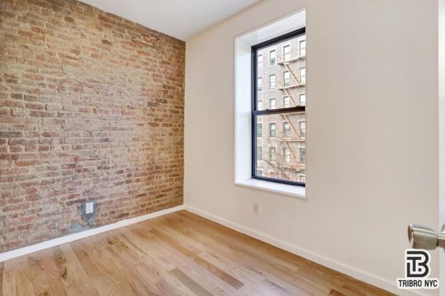 Foto del edificio - 4 bedroom in Brooklyn NY 11226