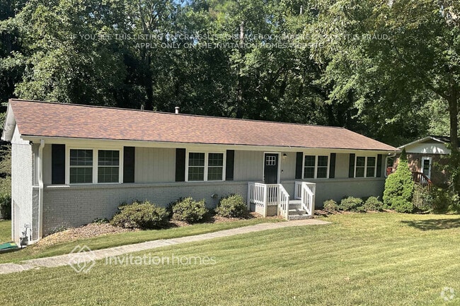 Building Photo - 3782 Lake Dr SE