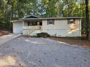 Building Photo - 3734 Smithtown Rd
