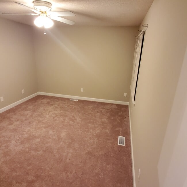 Master Bedroom - 4605 Plum Blossum Dr