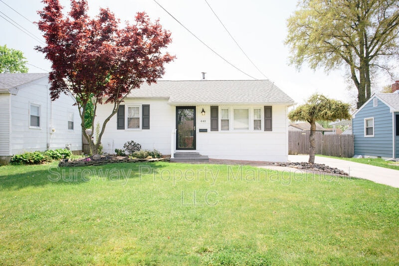 Primary Photo - 440 9th Ave
