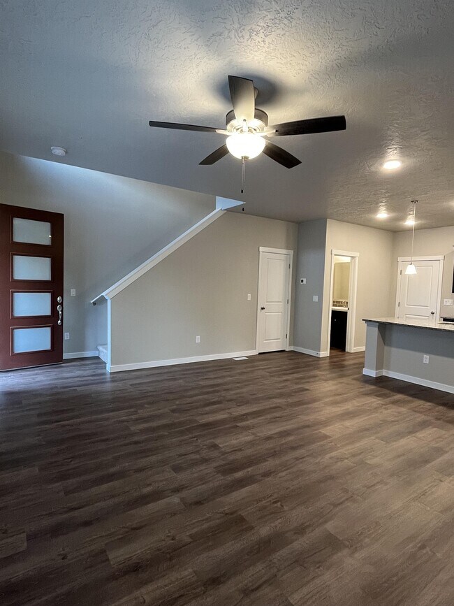 407 N Tessa Ave, Meridian, ID 83642 Townhome Rentals in Meridian ID