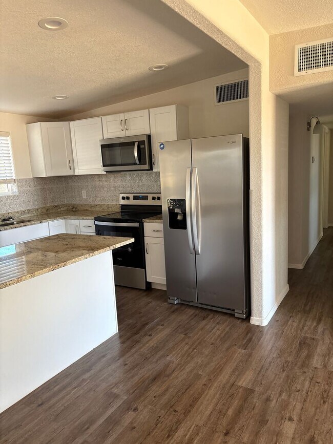 Foto del edificio - Great home in with great mountain views.