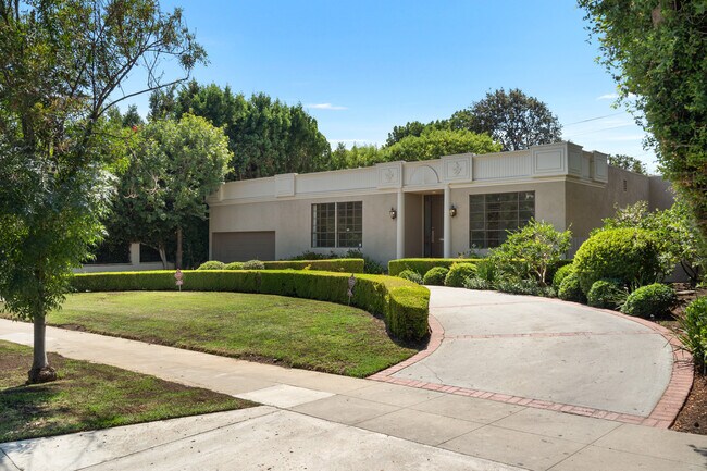 Foto del edificio - 519 N Rexford Dr