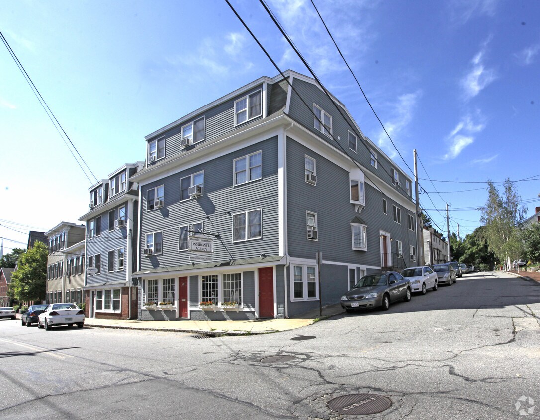 147 Merrimac St, Newburyport, MA 01950 Apartments in Newburyport, MA