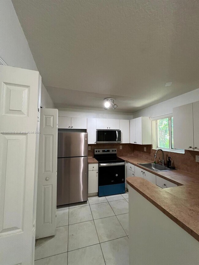 Foto del edificio - 1260 SE 31st Ct