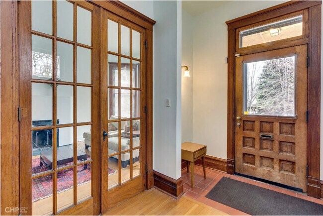 Foto del edificio - 2529 N Sawyer Ave