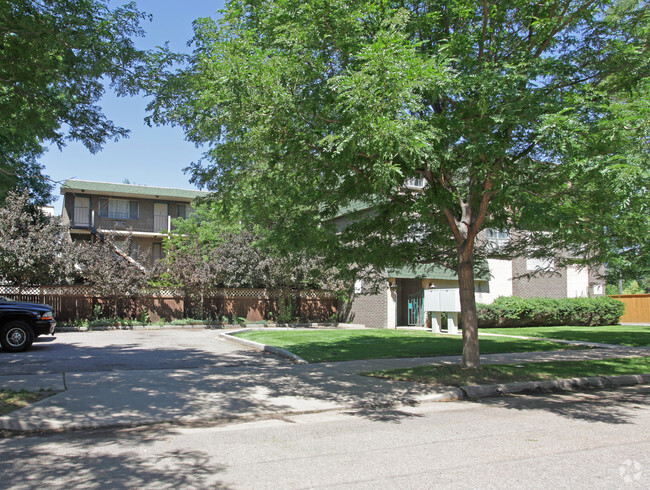 Foto del edificio - Pearl Court Apartments