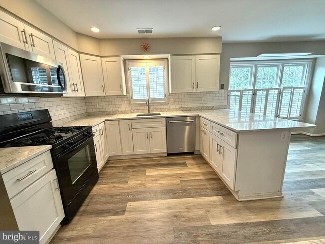 Building Photo - 7773 Shootingstar Dr