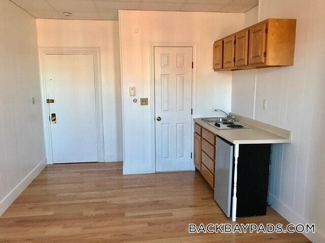 Building Photo - 272 Newbury St