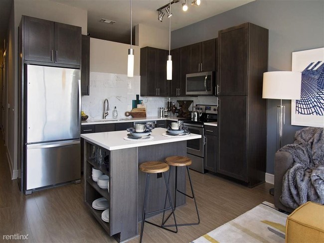 Building Photo - 1 br, 1 bath  - 20920 Highland Knolls Dr