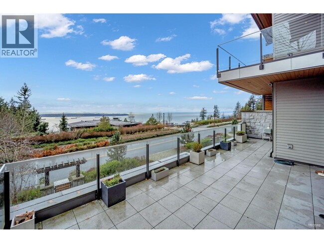 Photo du bâtiment - 2821 Chippendale Rd