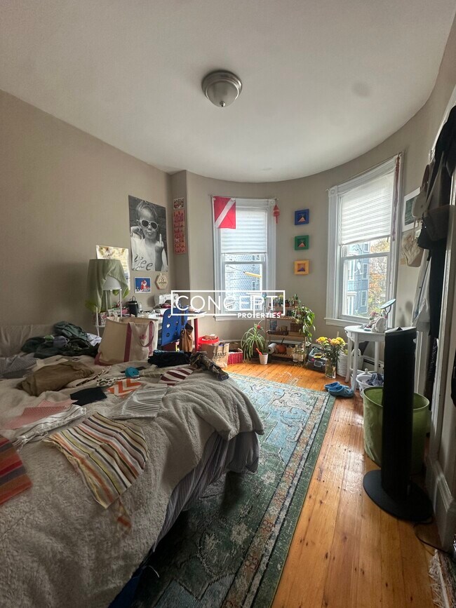 Building Photo - 13A Sachem St. Unit 2