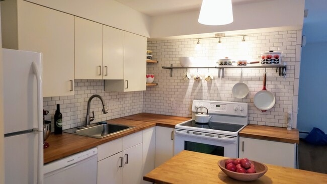 Real Butcher Block Counters - 39 Higgins St