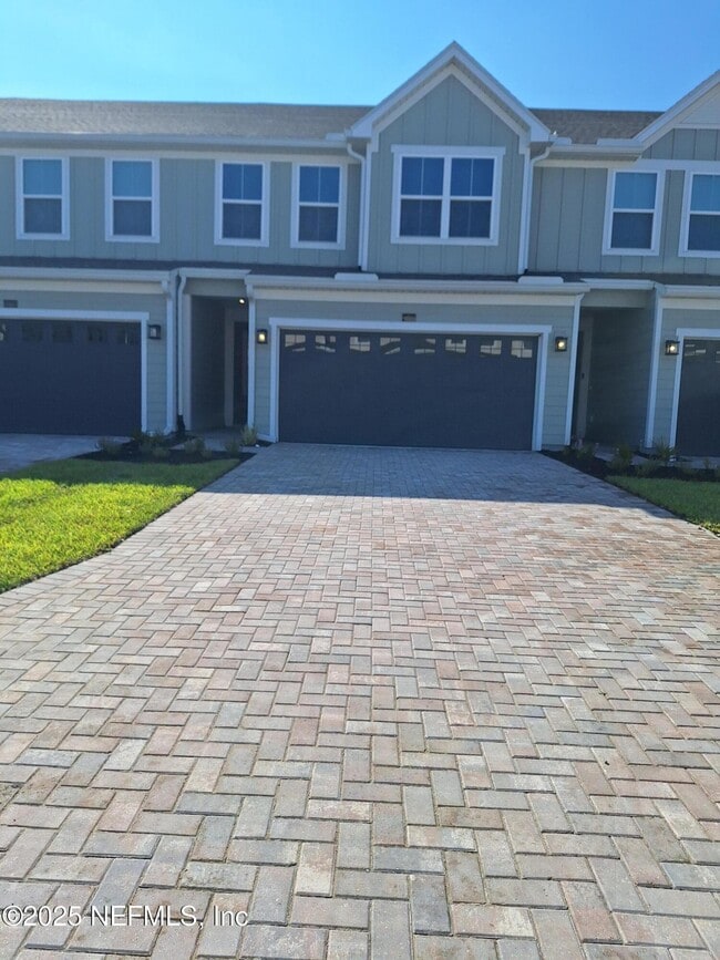 Building Photo - 102 Gaston Ct