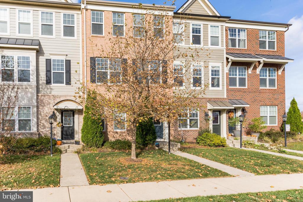 Foto principal - 25621 Pleasant Valley Rd