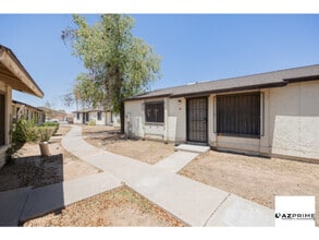 Building Photo - 3120 N 67th Ln