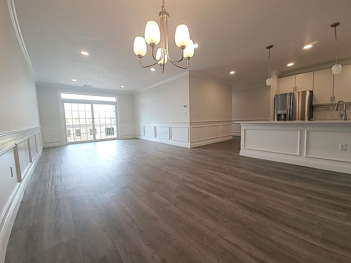 "Spacious 2-Bed, 2-Bath Gem in Medford - 1480 Sq Ft of Comfort Awaits!" - "Spacious 2-Bed, 2-Bath Gem in Medford - 1480 Sq Ft of Comfort Awaits!"