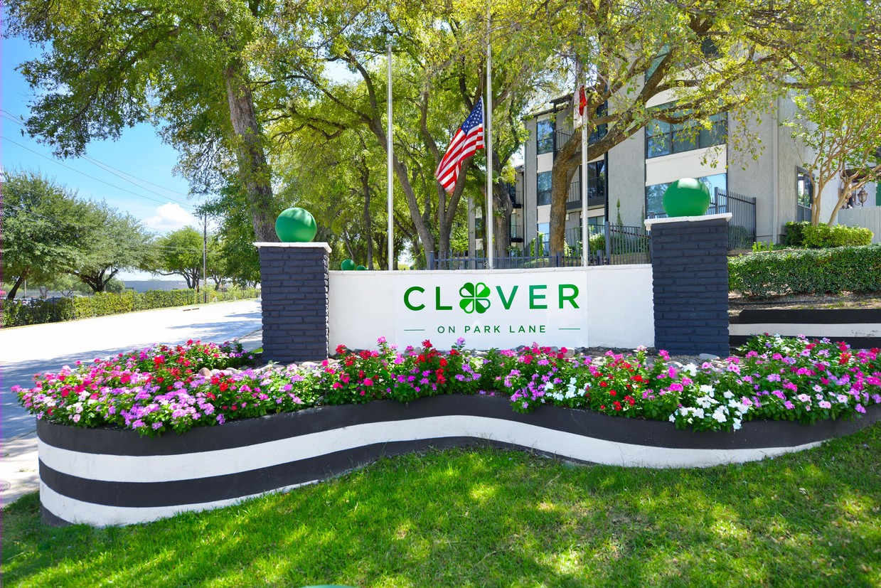 Clover On Parklane