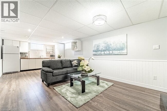 Building Photo - 146 Welbourn Dr