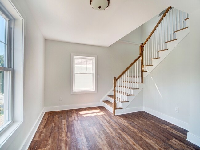 Building Photo - 60 Montague Pl