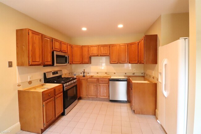 Foto del edificio - 2 br, 1 bath House - 21 Fayette St Unit 2