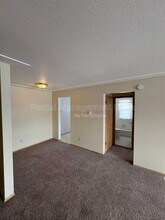 Building Photo - 496 Front St