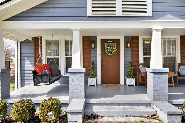 Foto del edificio - Fully Furnished Historic Home