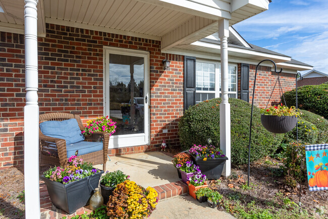 2BR, 2BA - Front Porch - Paige Mill Court Apartments