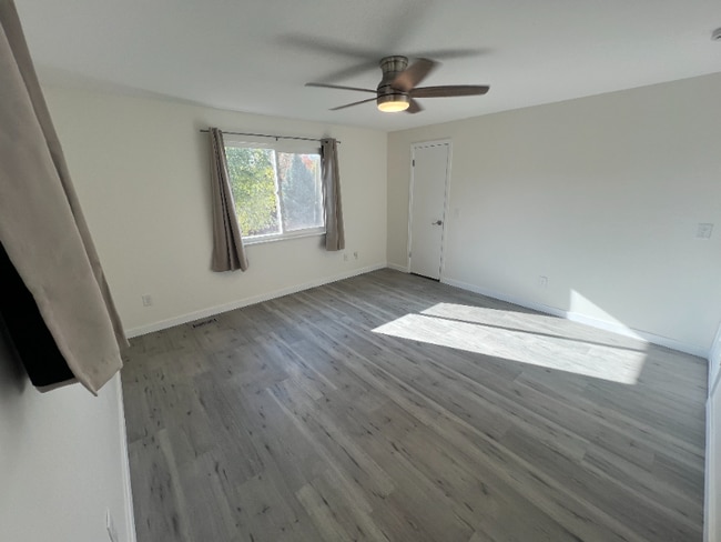Building Photo - 9212 W Arbor Ave