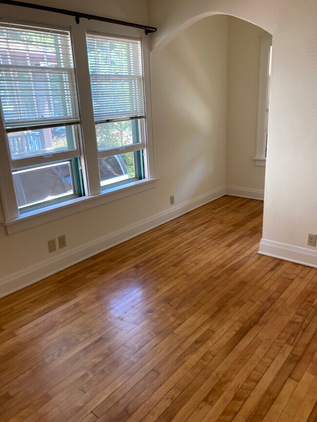 Building Photo - 1224 Spaight St