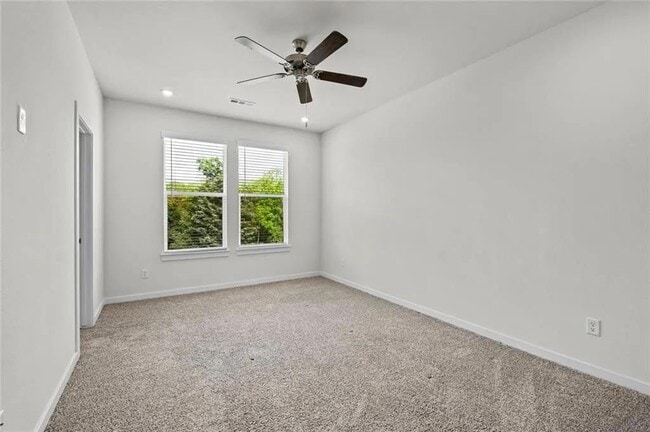 Foto del edificio - 283 S Neon Ave